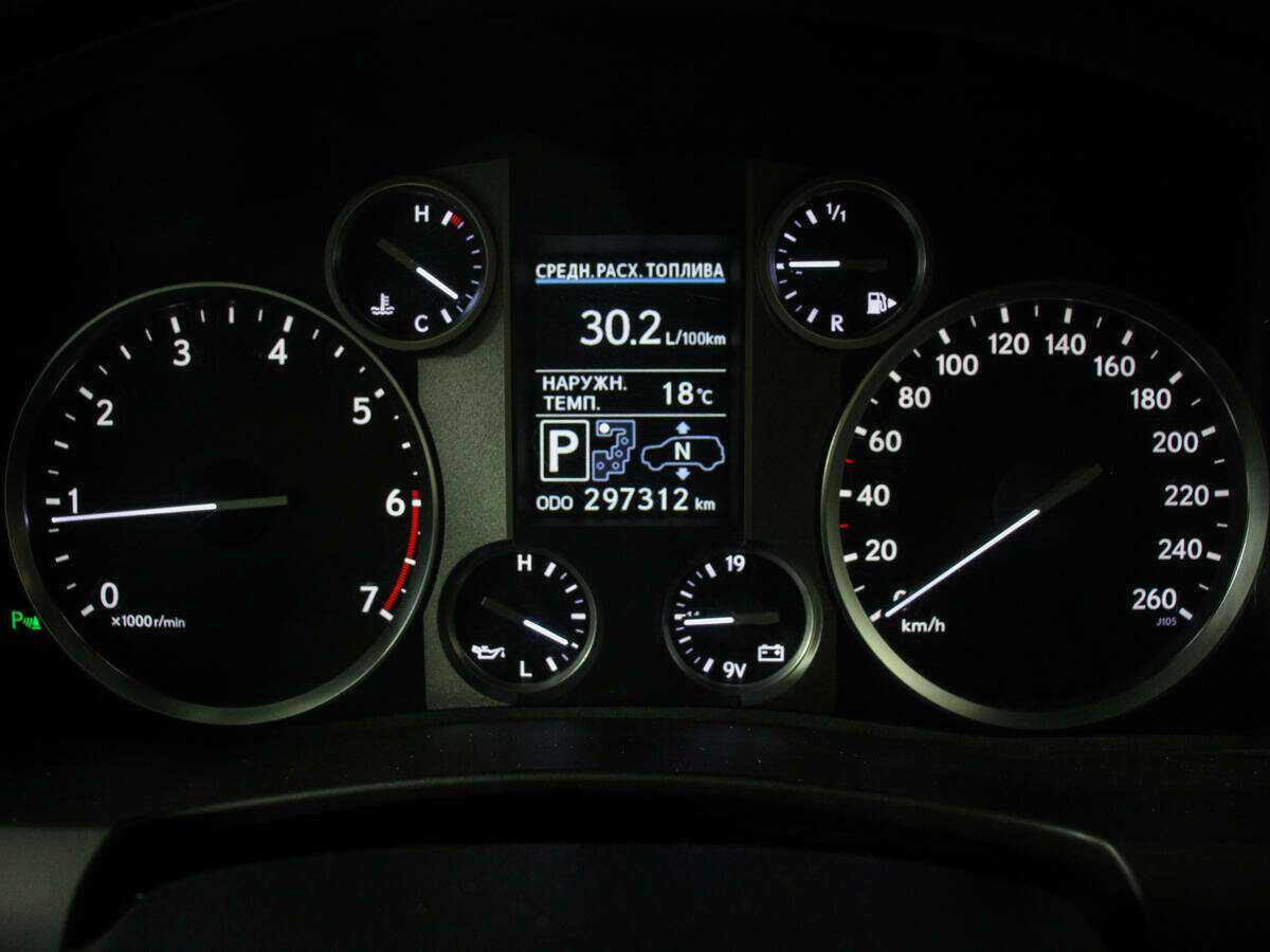 Lexus LX с пробегом — 2012 год. Фото: #7