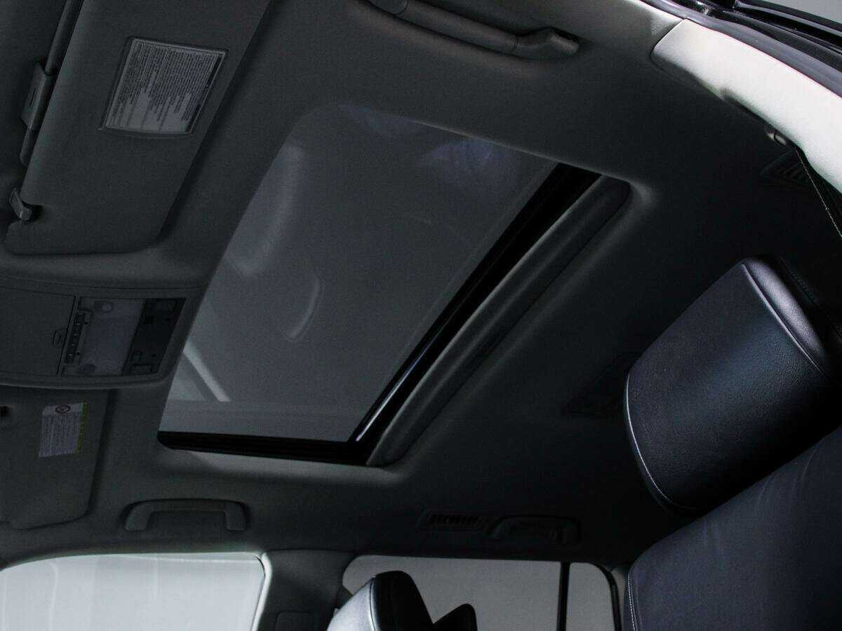 Lexus LX с пробегом — 2012 год. Фото: #11