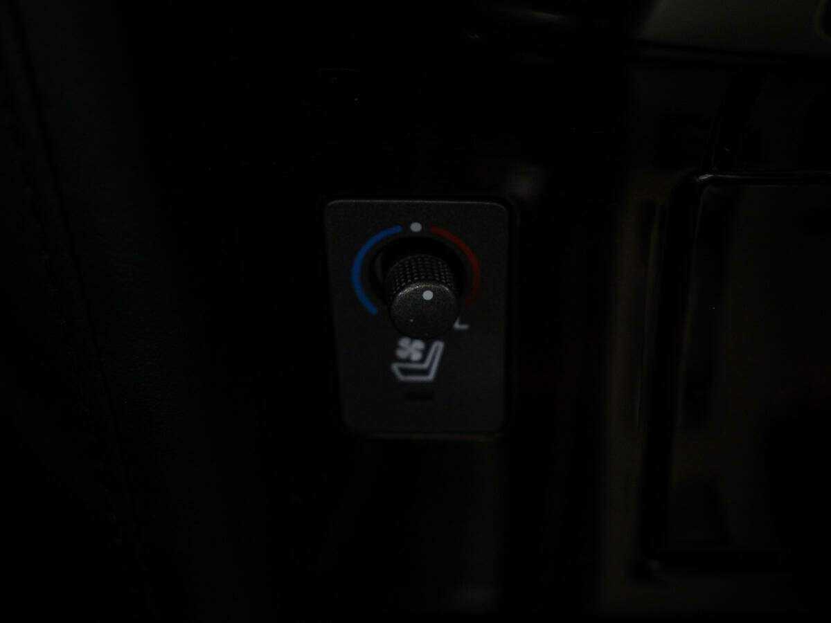 Lexus LX с пробегом — 2012 год. Фото: #18