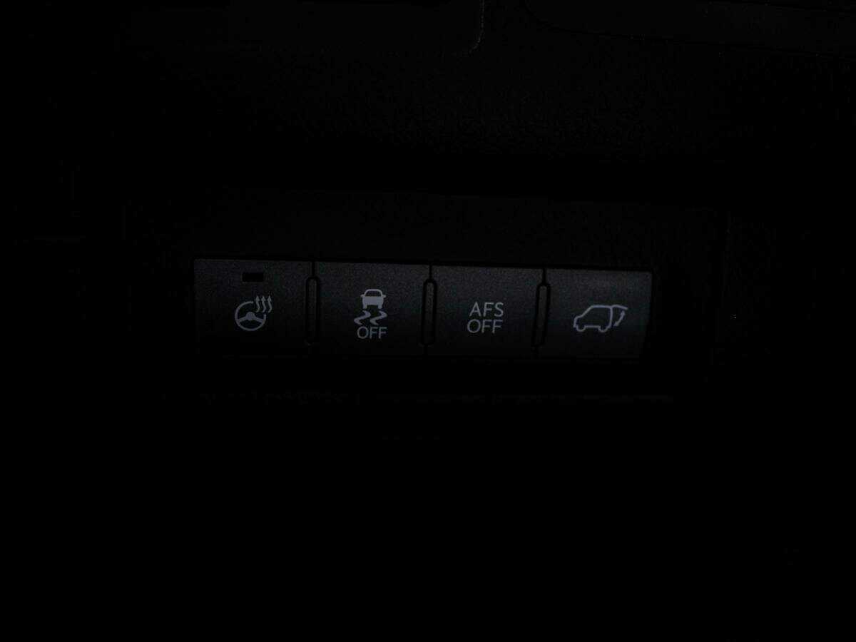 Lexus LX с пробегом — 2012 год. Фото: #20