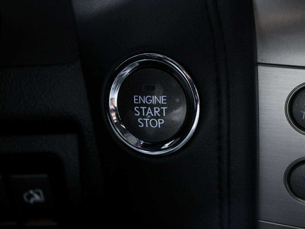 Lexus LX с пробегом — 2012 год. Фото: #23