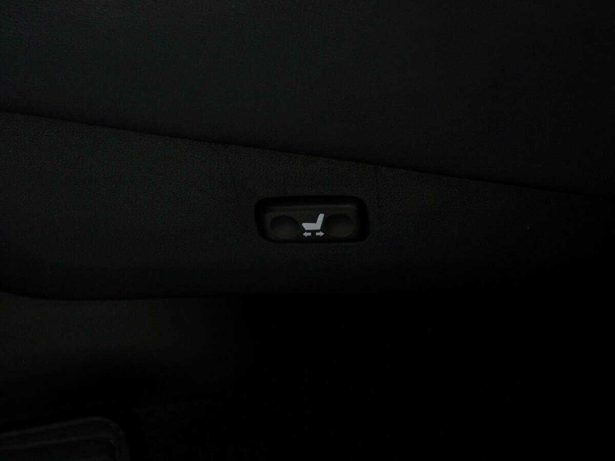 Lexus LX с пробегом — 2012 год. Фото: #26