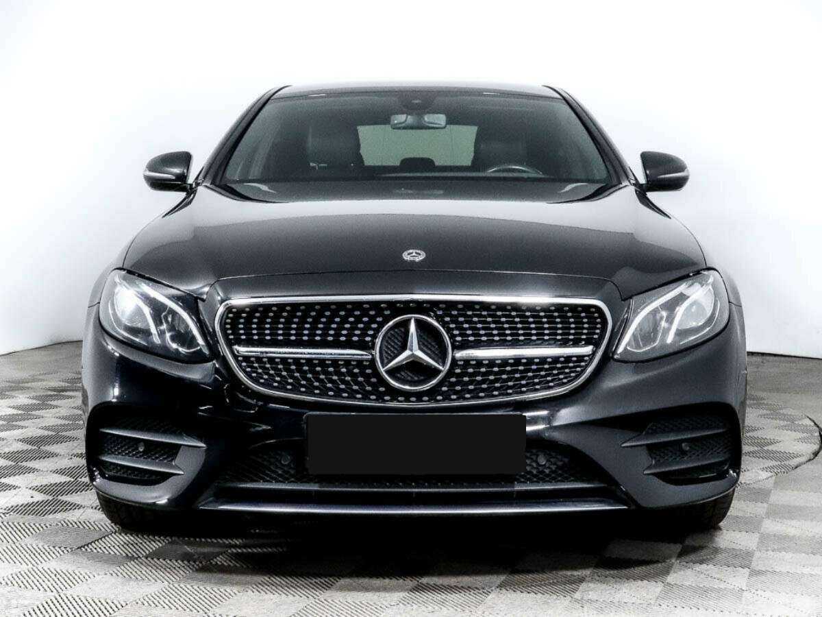 Mercedes-Benz E-Класс с пробегом — 2018 год. Фото: #1