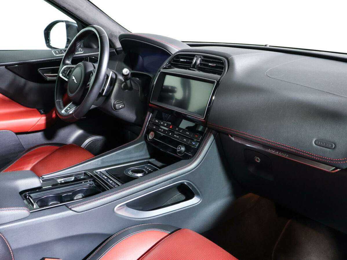 Jaguar F-Pace с пробегом — 2018 год. Фото: #8