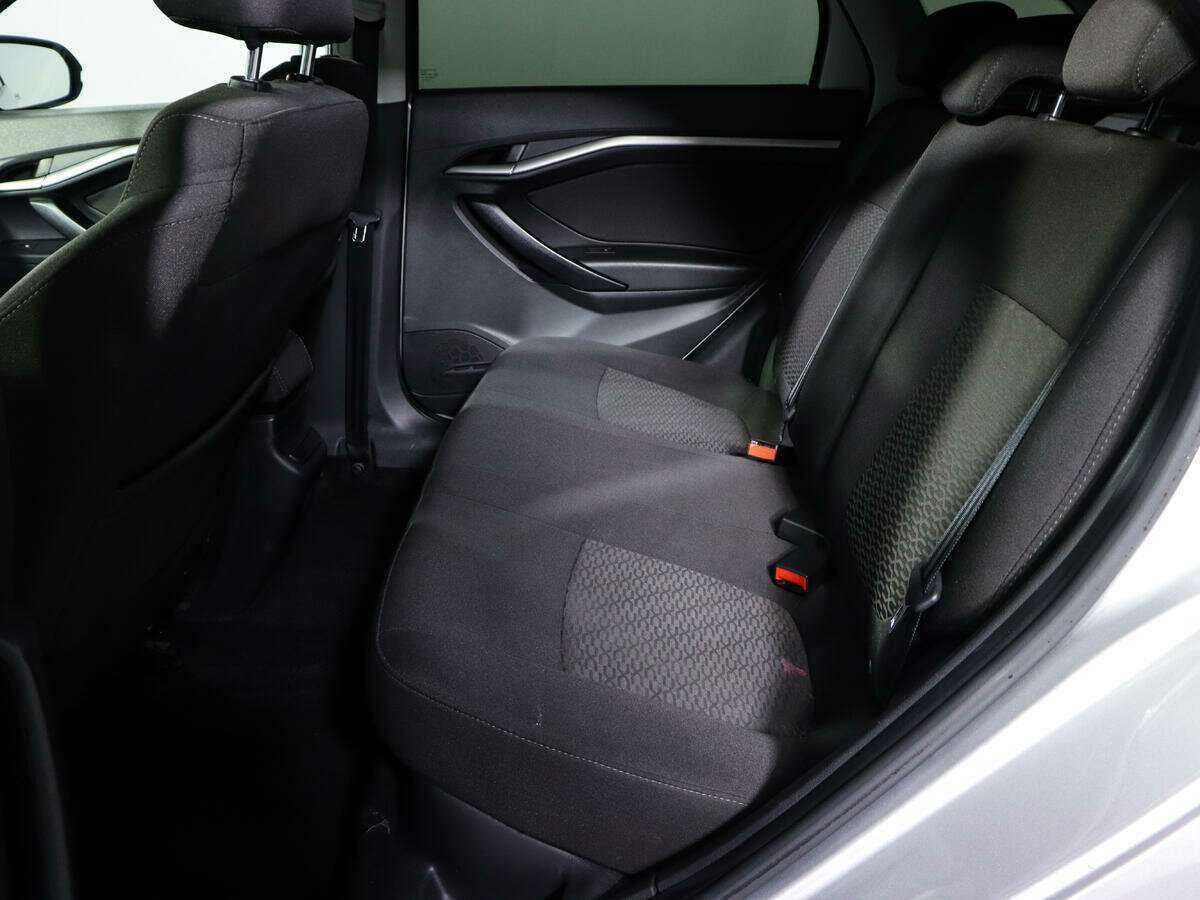 Lada (ВАЗ) Vesta с пробегом — 2019 год. Фото: #7