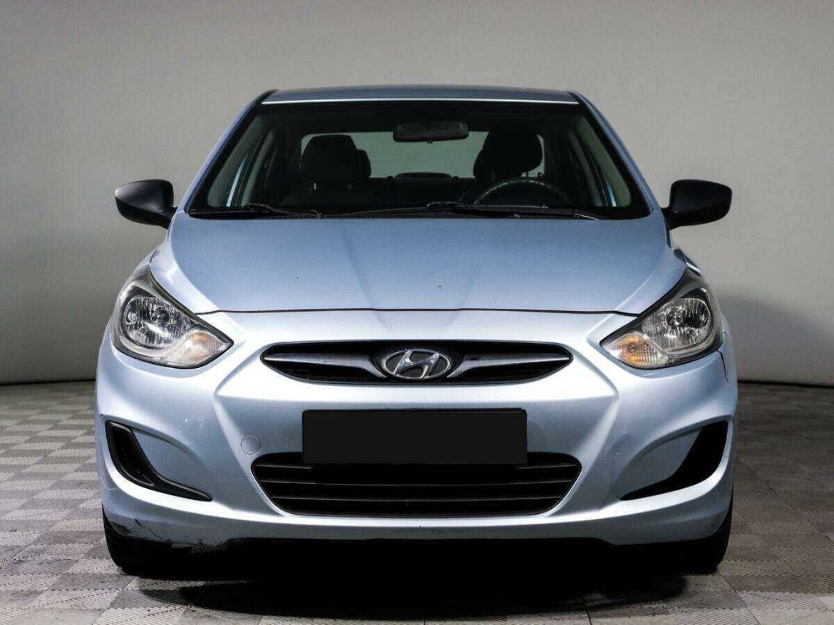 Hyundai Solaris с пробегом — 2011 год. Фото: #1