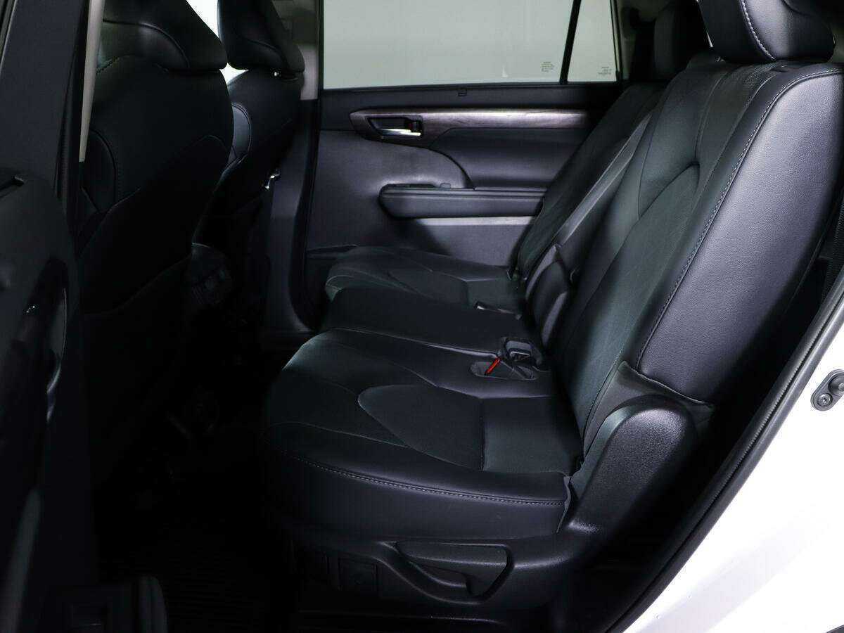 Toyota Highlander с пробегом — 2021 год. Фото: #6