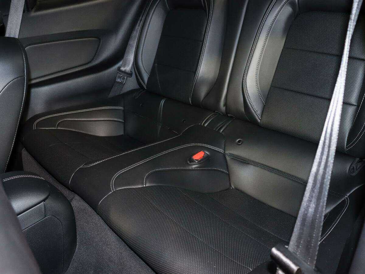 Ford Mustang с пробегом — 2022 год. Фото: #7