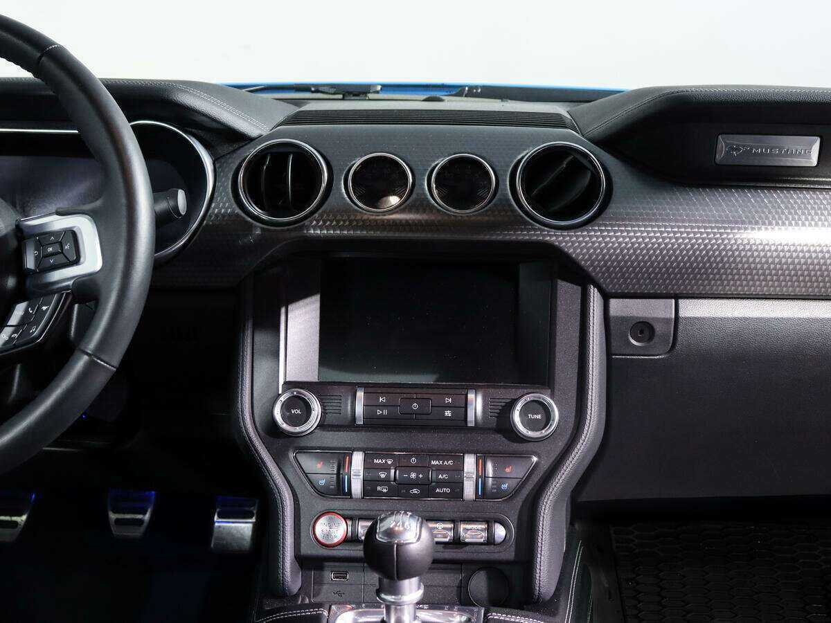 Ford Mustang с пробегом — 2022 год. Фото: #10