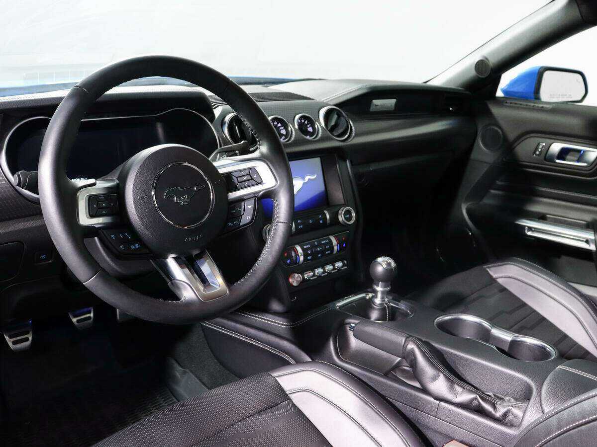 Ford Mustang с пробегом — 2022 год. Фото: #11