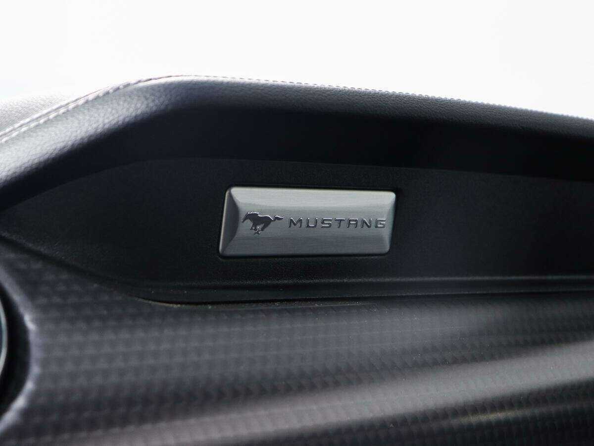 Ford Mustang с пробегом — 2022 год. Фото: #19