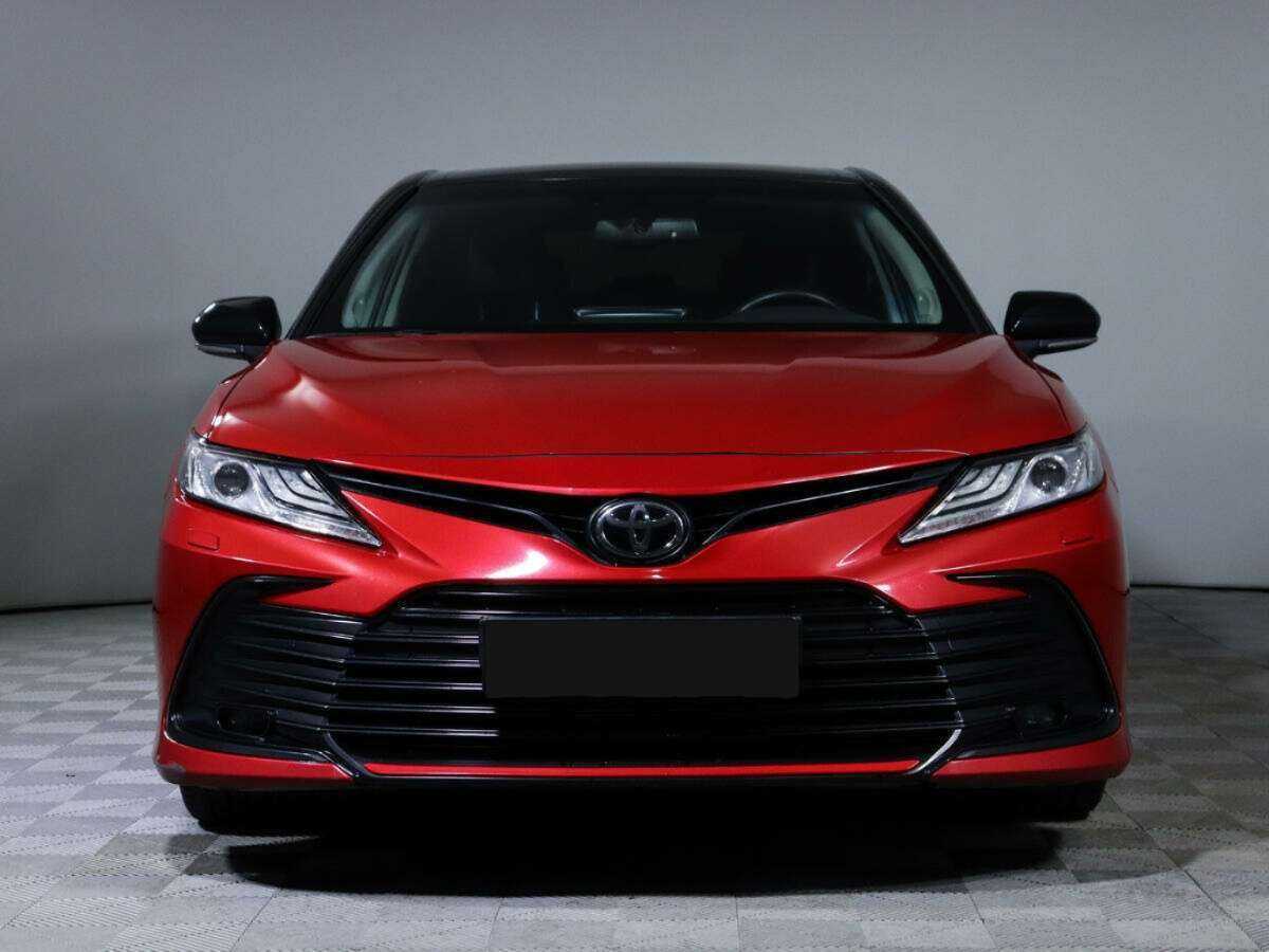 Toyota Camry с пробегом — 2021 год. Фото: #1