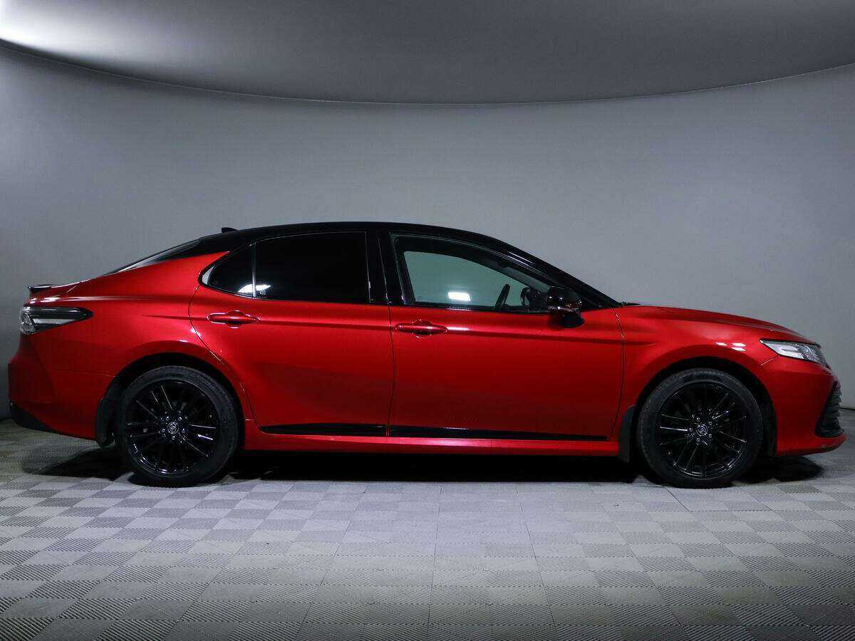 Toyota Camry с пробегом — 2021 год. Фото: #3