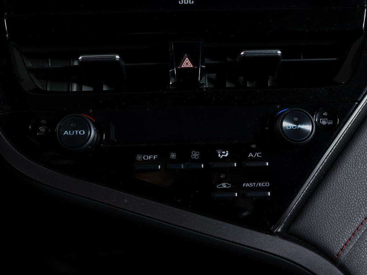 Toyota Camry с пробегом — 2021 год. Фото: #25