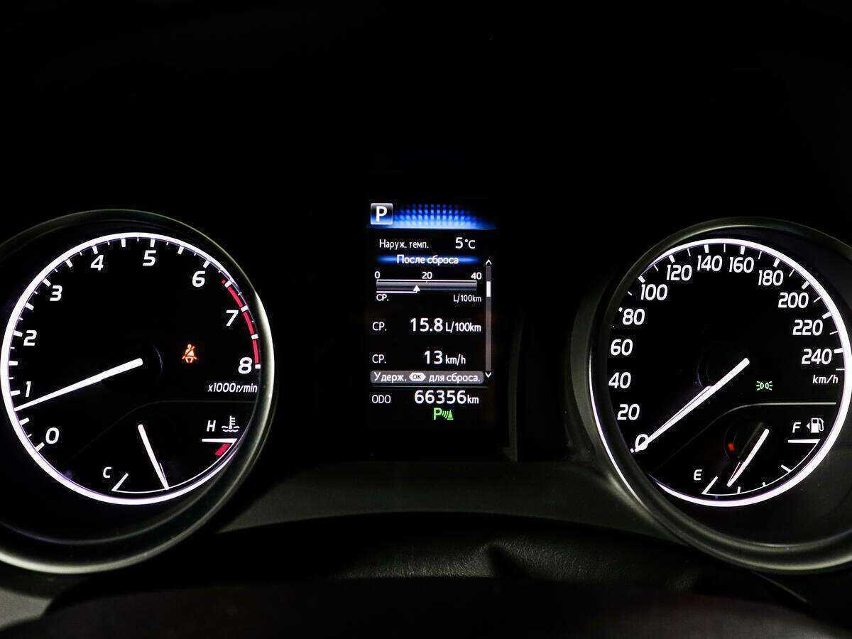 Toyota Camry с пробегом — 2020 год. Фото: #10