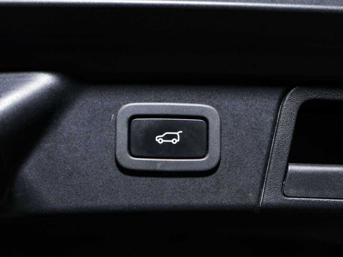 Land Rover Range Rover Velar с пробегом — 2018 год. Фото: #14