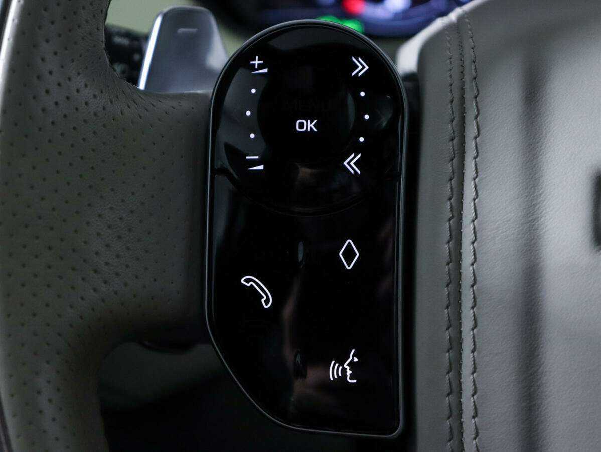 Land Rover Range Rover Velar с пробегом — 2018 год. Фото: #19