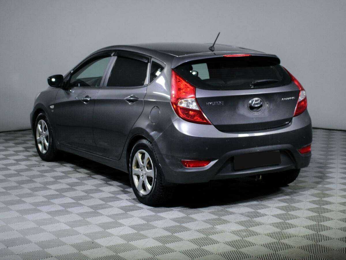 Hyundai Solaris с пробегом — 2012 год. Фото: #5