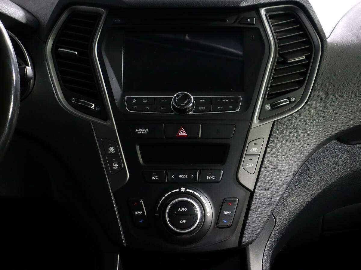 Hyundai Santa Fe с пробегом — 2017 год. Фото: #9