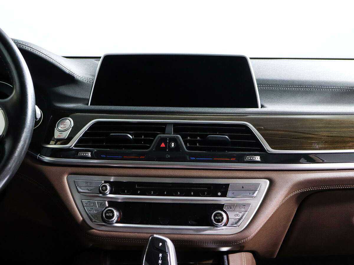 BMW 7 серии с пробегом — 2016 год. Фото: #9