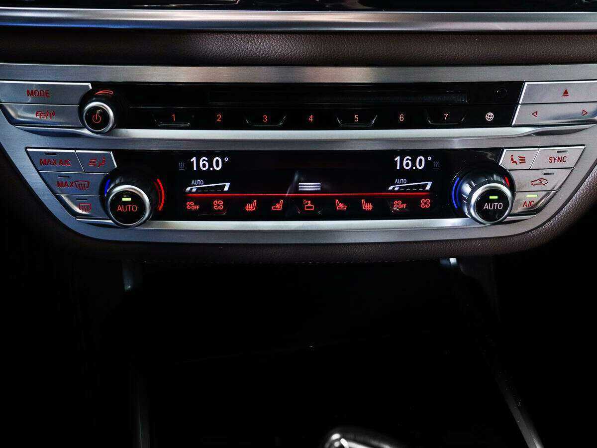 BMW 7 серии с пробегом — 2016 год. Фото: #15