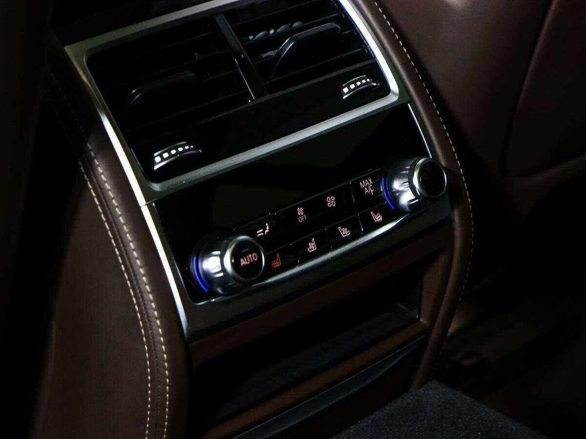 BMW 7 серии с пробегом — 2016 год. Фото: #21