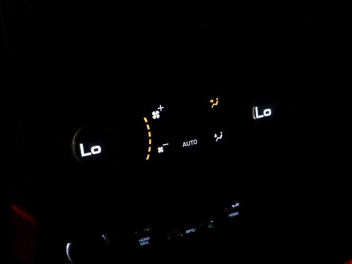 Land Rover Range Rover Sport с пробегом — 2019 год. Фото: #13