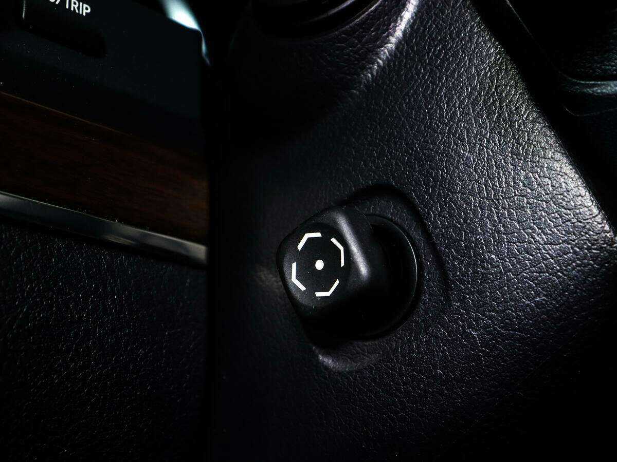 Toyota Land Cruiser с пробегом — 2017 год. Фото: #23