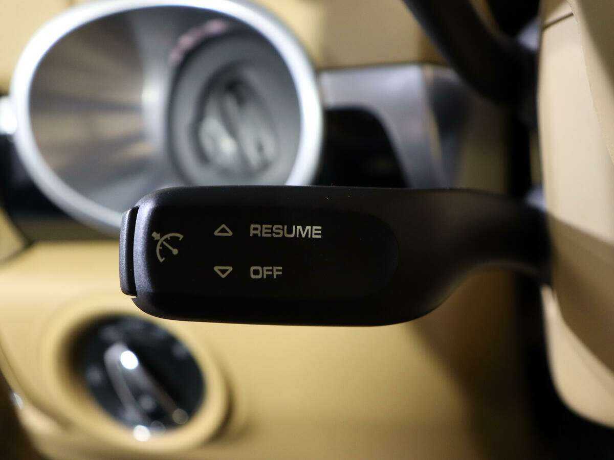 Porsche Cayenne с пробегом — 2014 год. Фото: #18