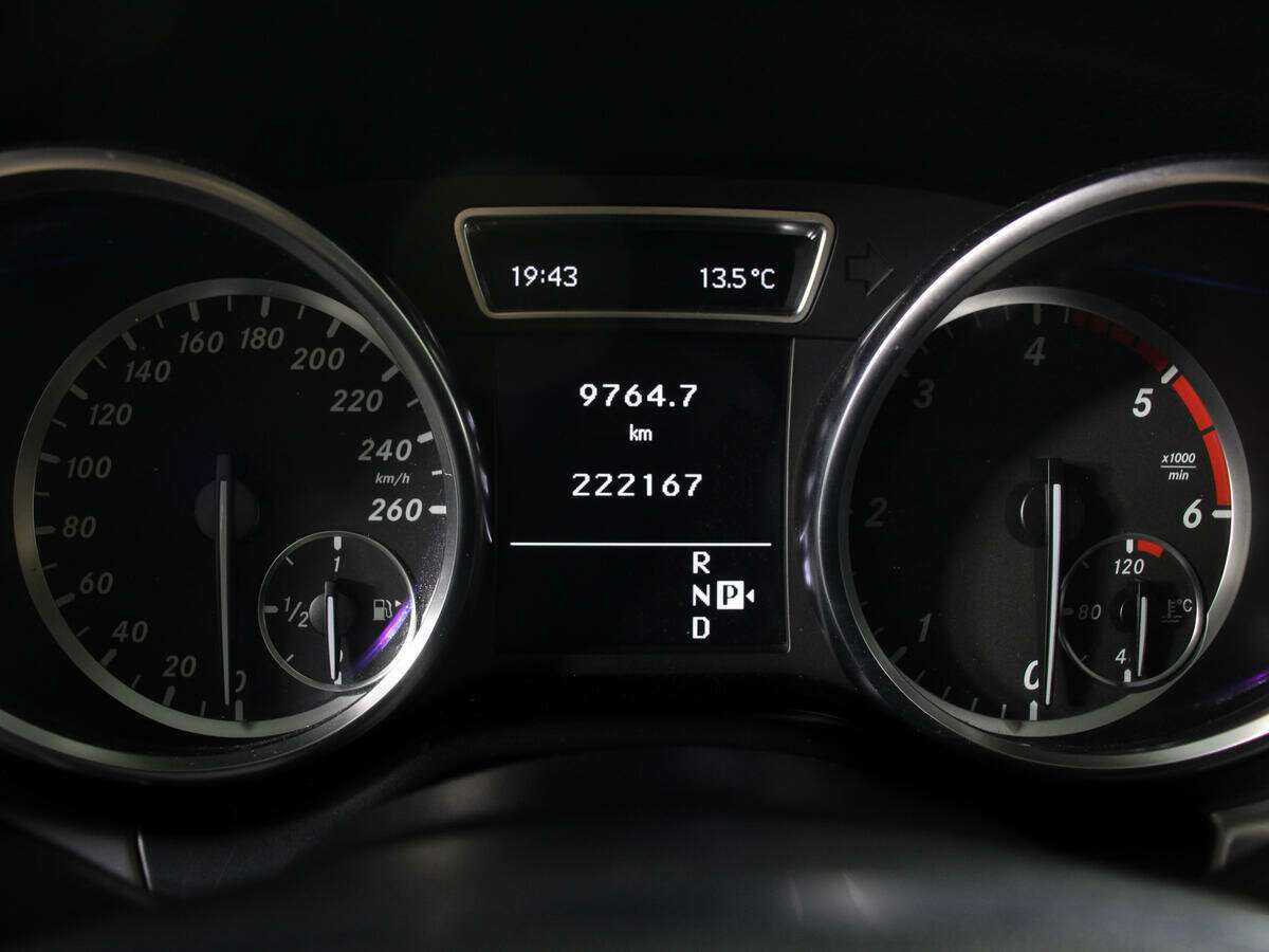 Mercedes-Benz M-Класс с пробегом — 2011 год. Фото: #8