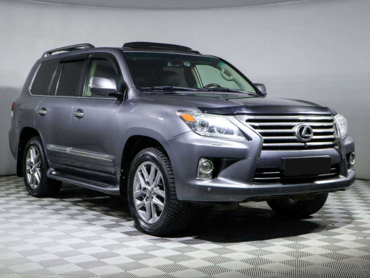 Lexus LX с пробегом — 2012 год. Фото: #2