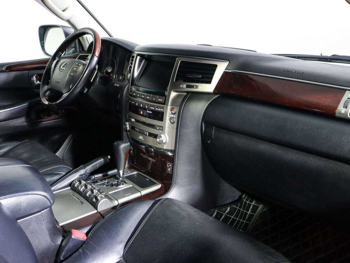 Lexus LX с пробегом — 2012 год. Фото: #7