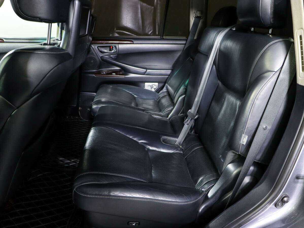 Lexus LX с пробегом — 2012 год. Фото: #8