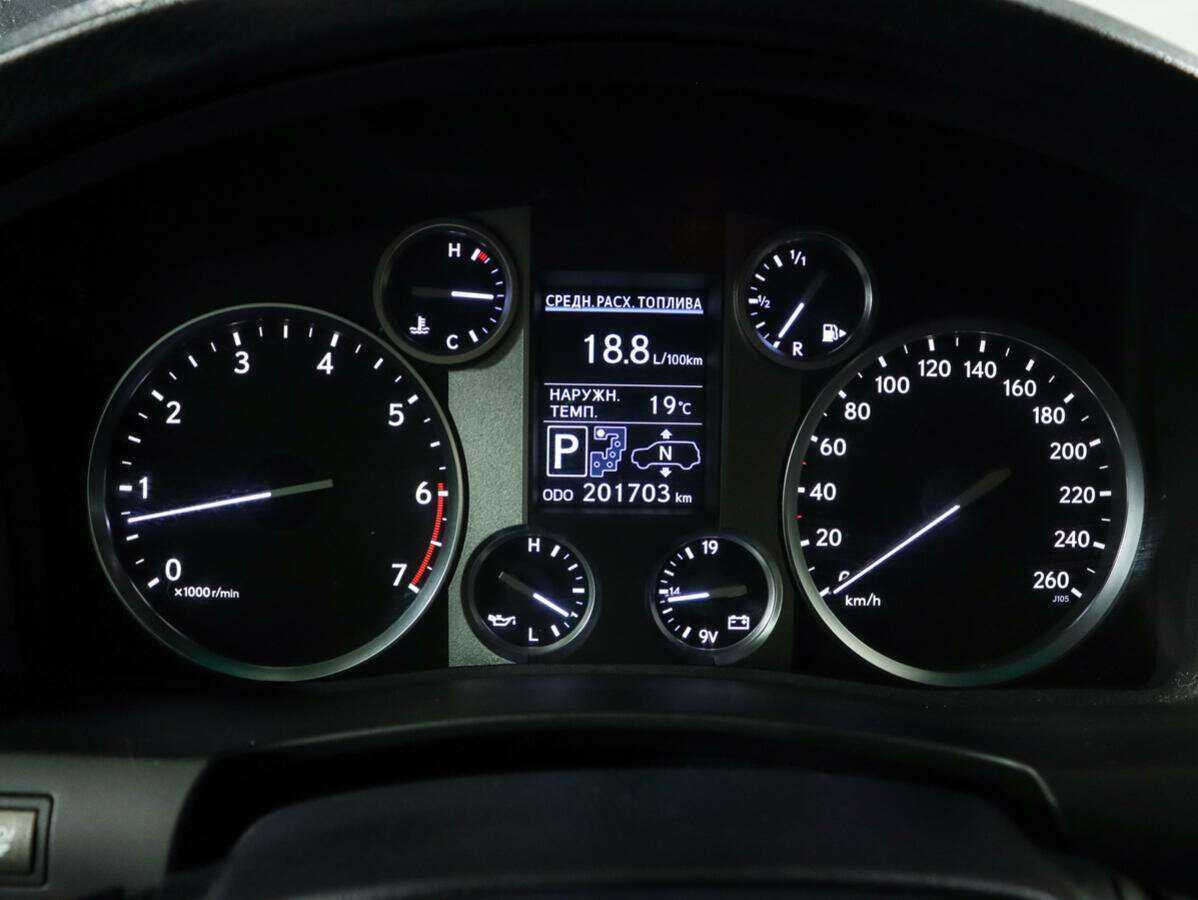 Lexus LX с пробегом — 2012 год. Фото: #9