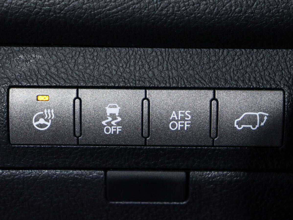 Lexus LX с пробегом — 2012 год. Фото: #18