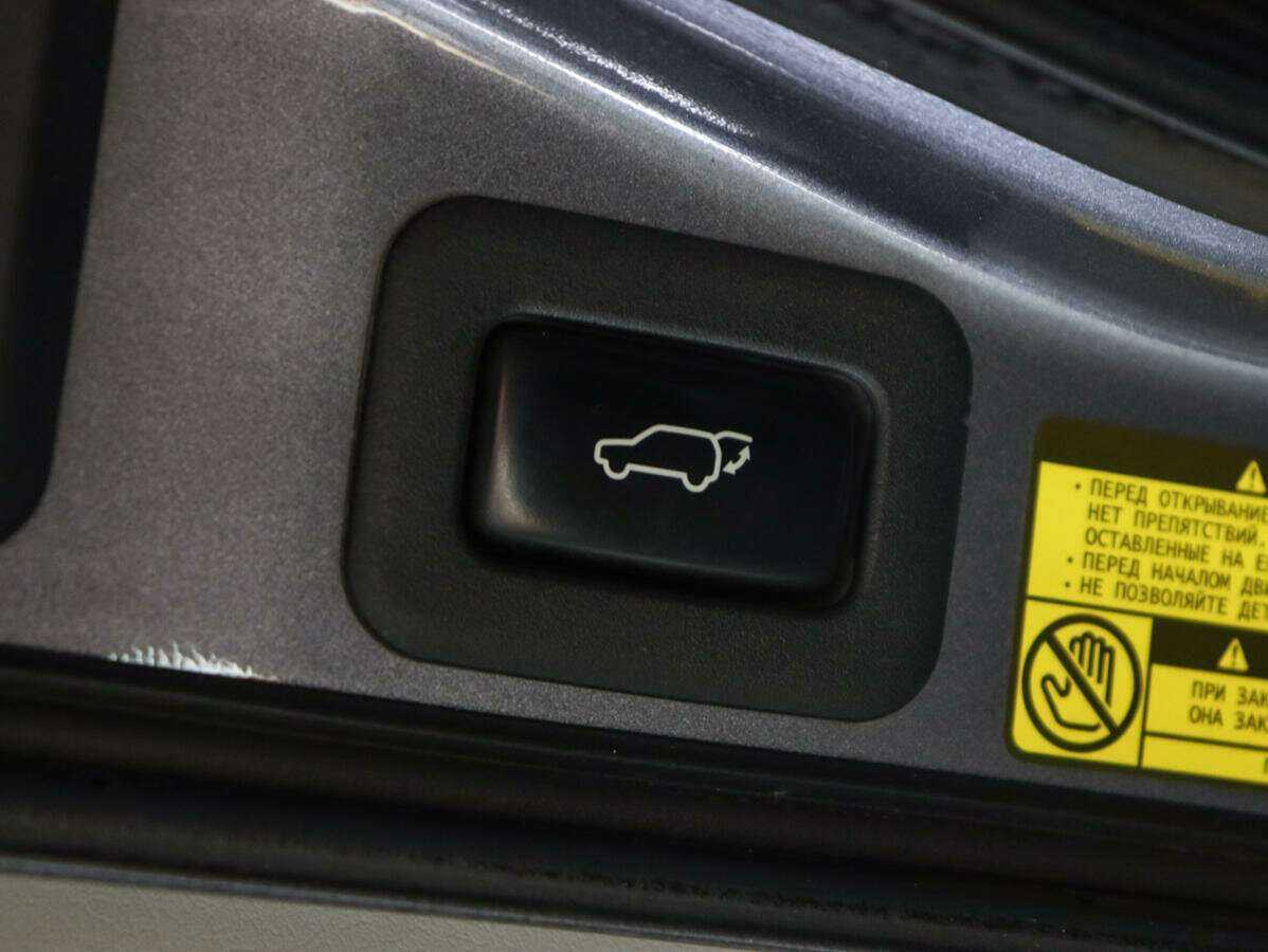 Lexus LX с пробегом — 2012 год. Фото: #21