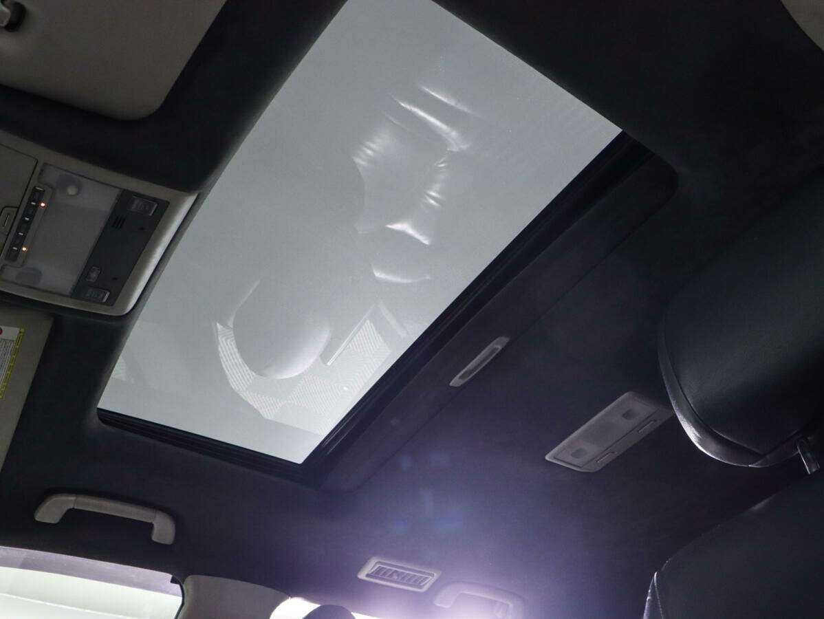 Lexus LX с пробегом — 2012 год. Фото: #24