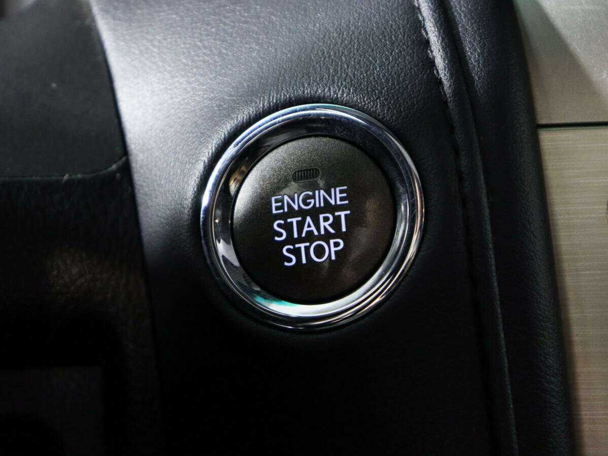 Lexus LX с пробегом — 2012 год. Фото: #27