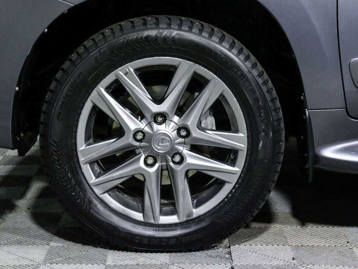 Lexus LX с пробегом — 2012 год. Фото: #28