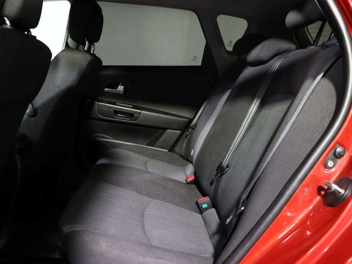 Kia Ceed с пробегом — 2011 год. Фото: #9