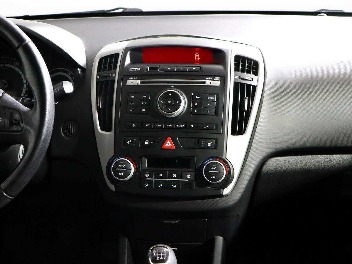 Kia Ceed с пробегом — 2011 год. Фото: #12