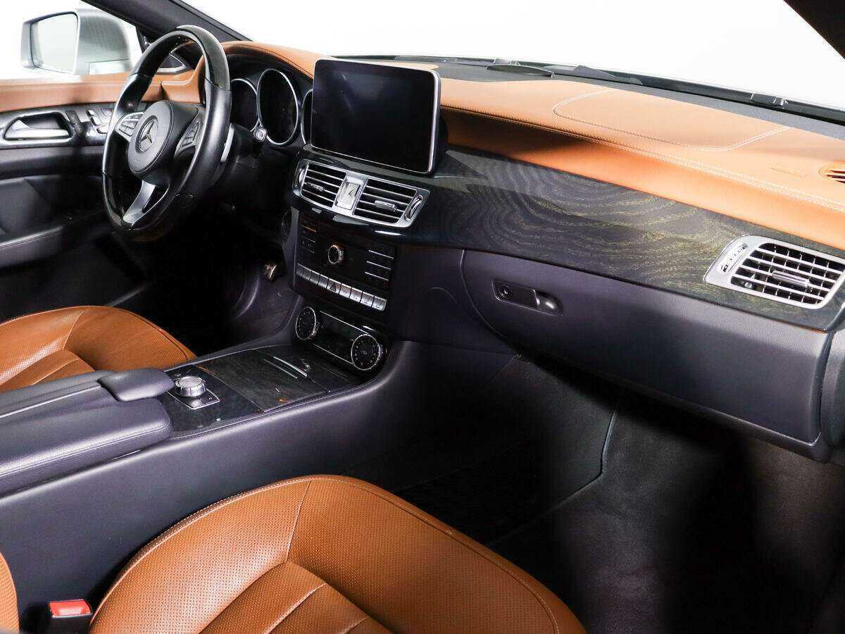 Mercedes-Benz CLS с пробегом — 2014 год. Фото: #7