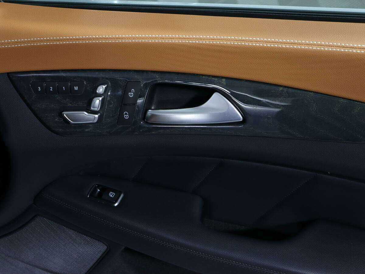 Mercedes-Benz CLS с пробегом — 2014 год. Фото: #14