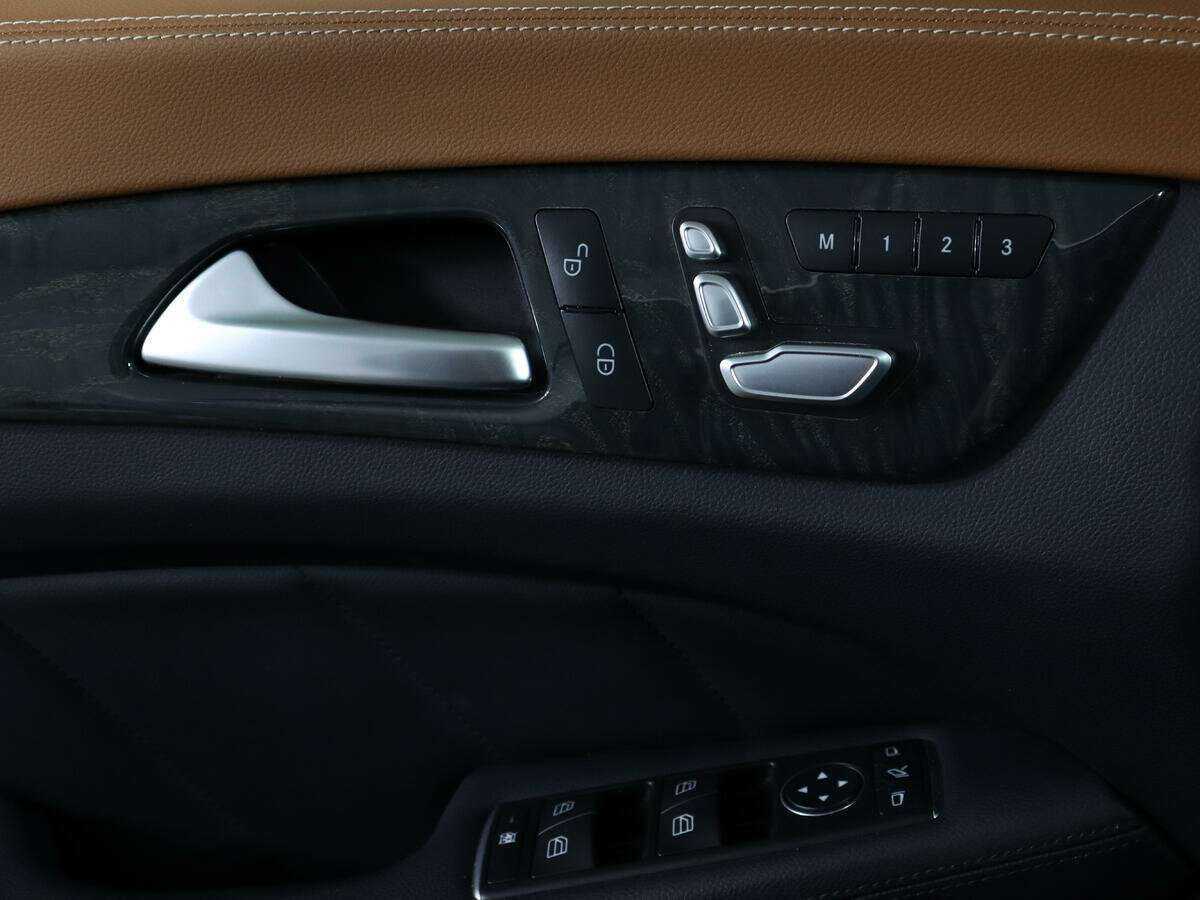 Mercedes-Benz CLS с пробегом — 2014 год. Фото: #15