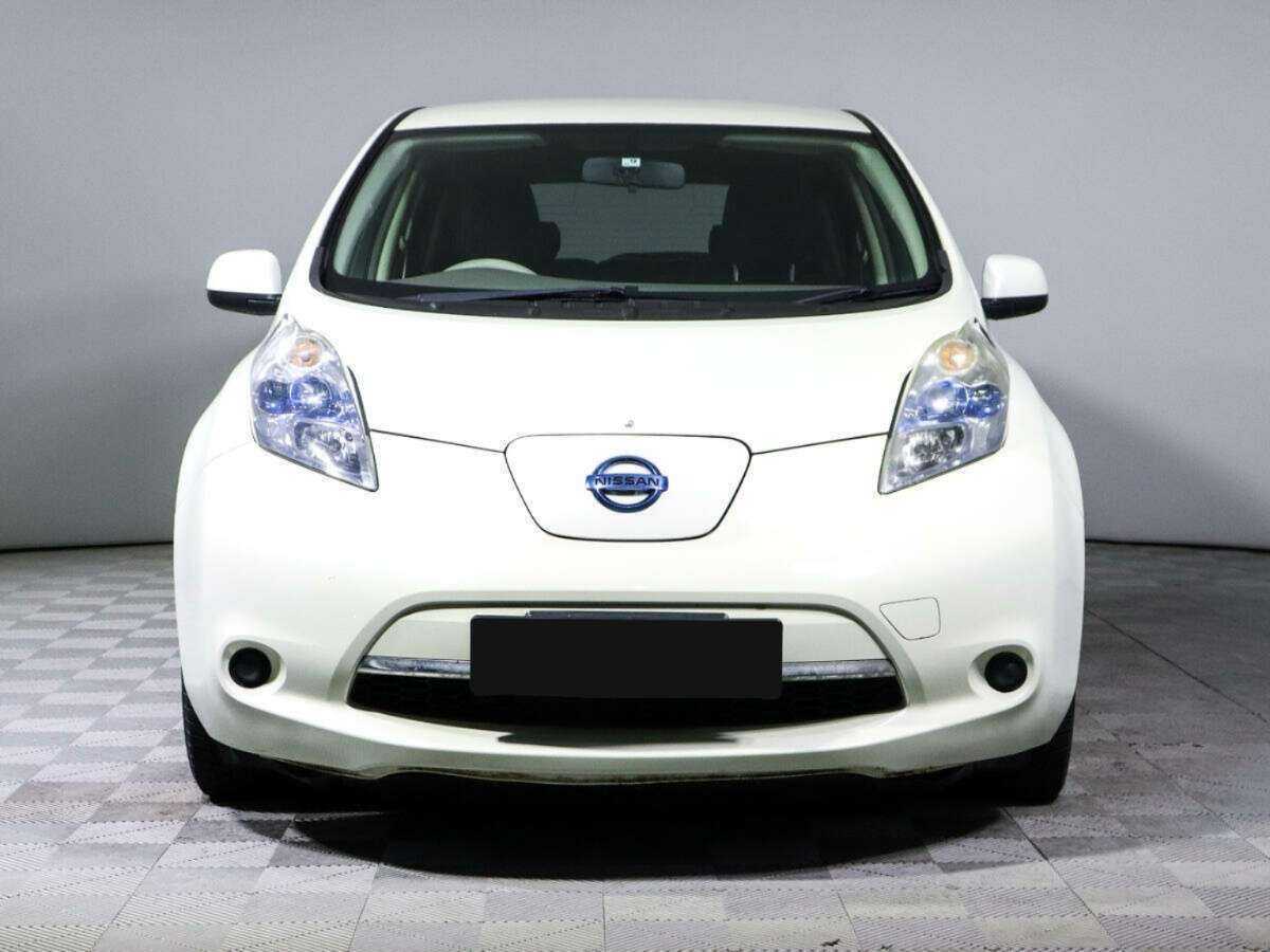 Nissan Leaf с пробегом — 2011 год. Фото: #1