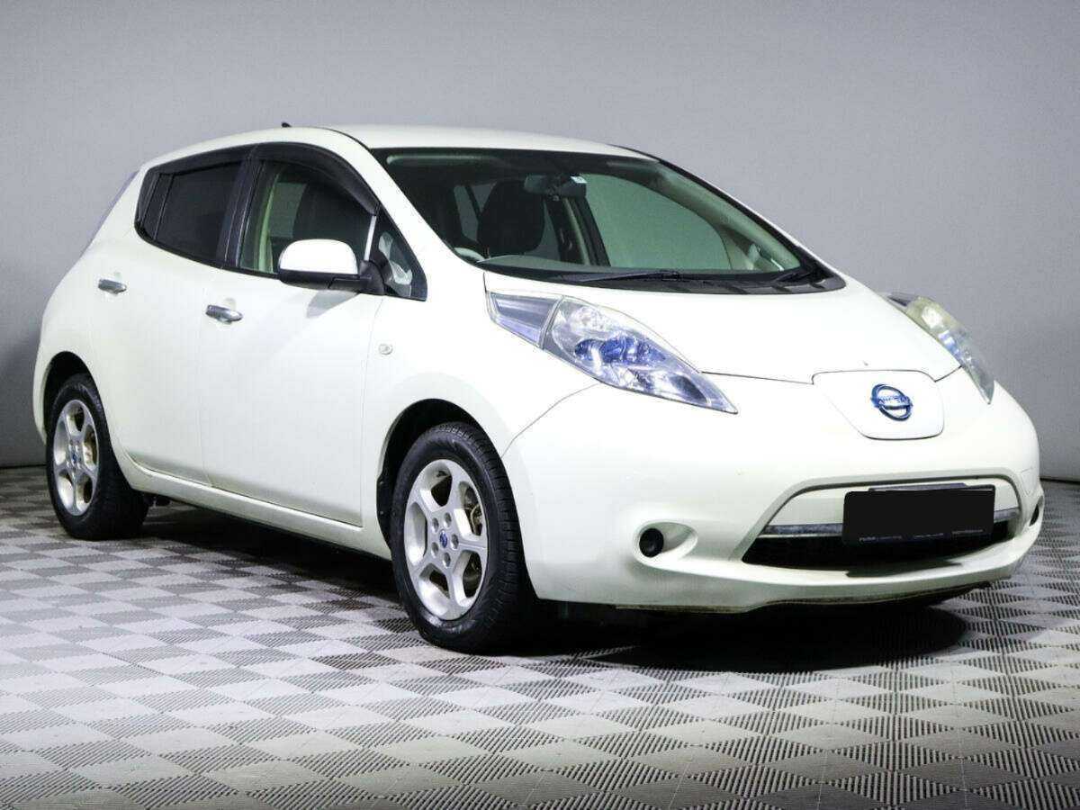 Nissan Leaf с пробегом — 2011 год. Фото: #2