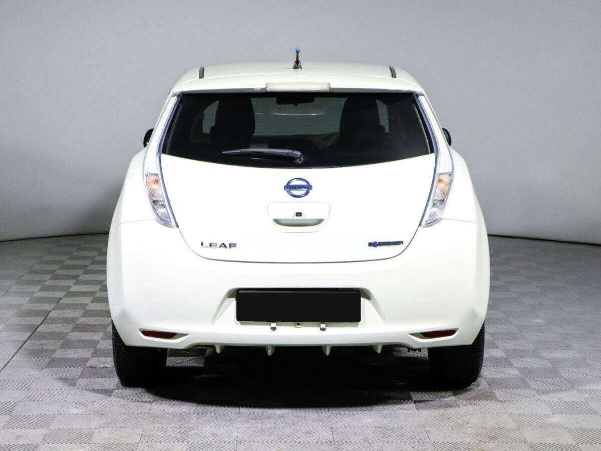 Nissan Leaf с пробегом — 2011 год. Фото: #4
