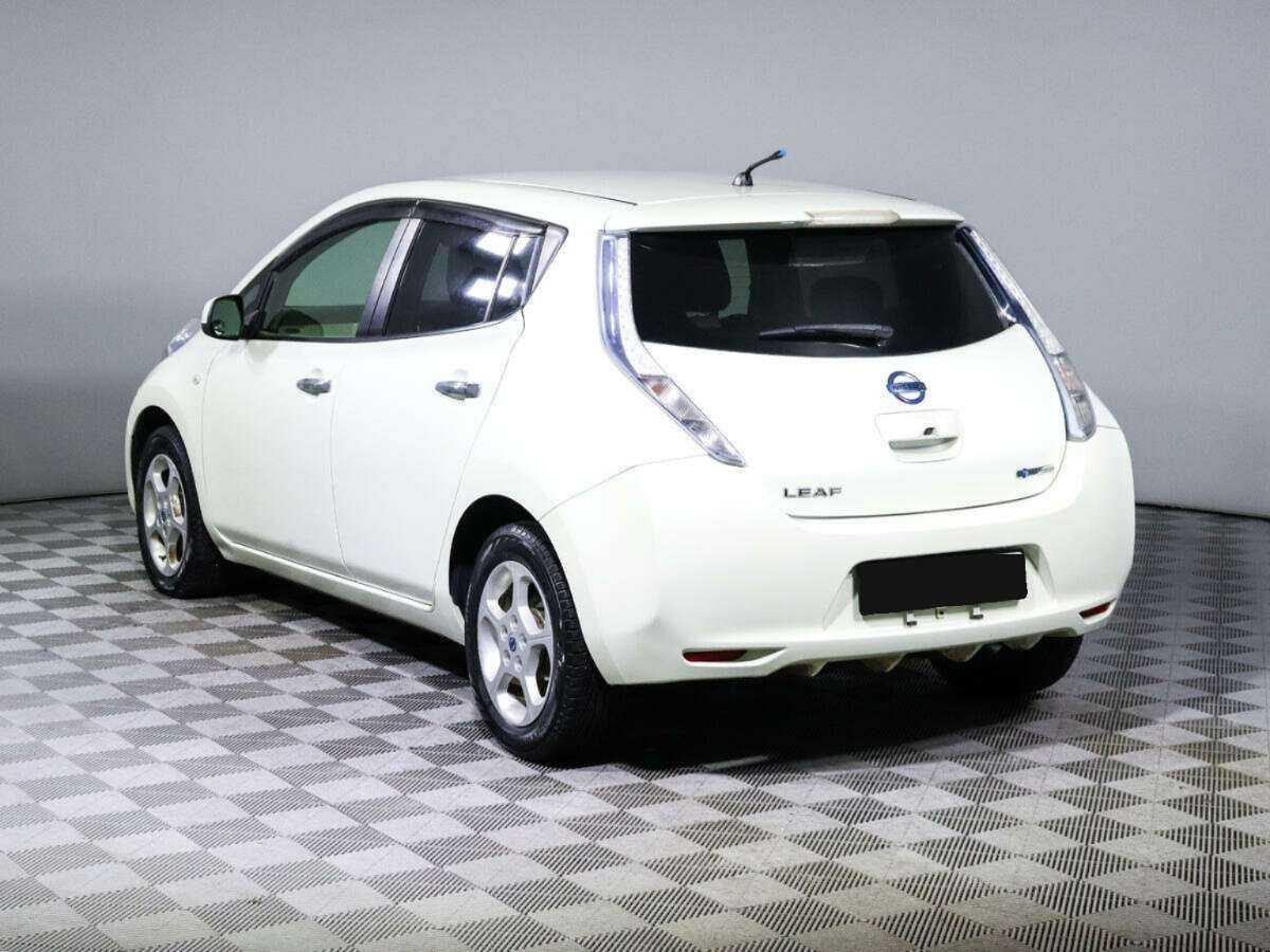 Nissan Leaf с пробегом — 2011 год. Фото: #5