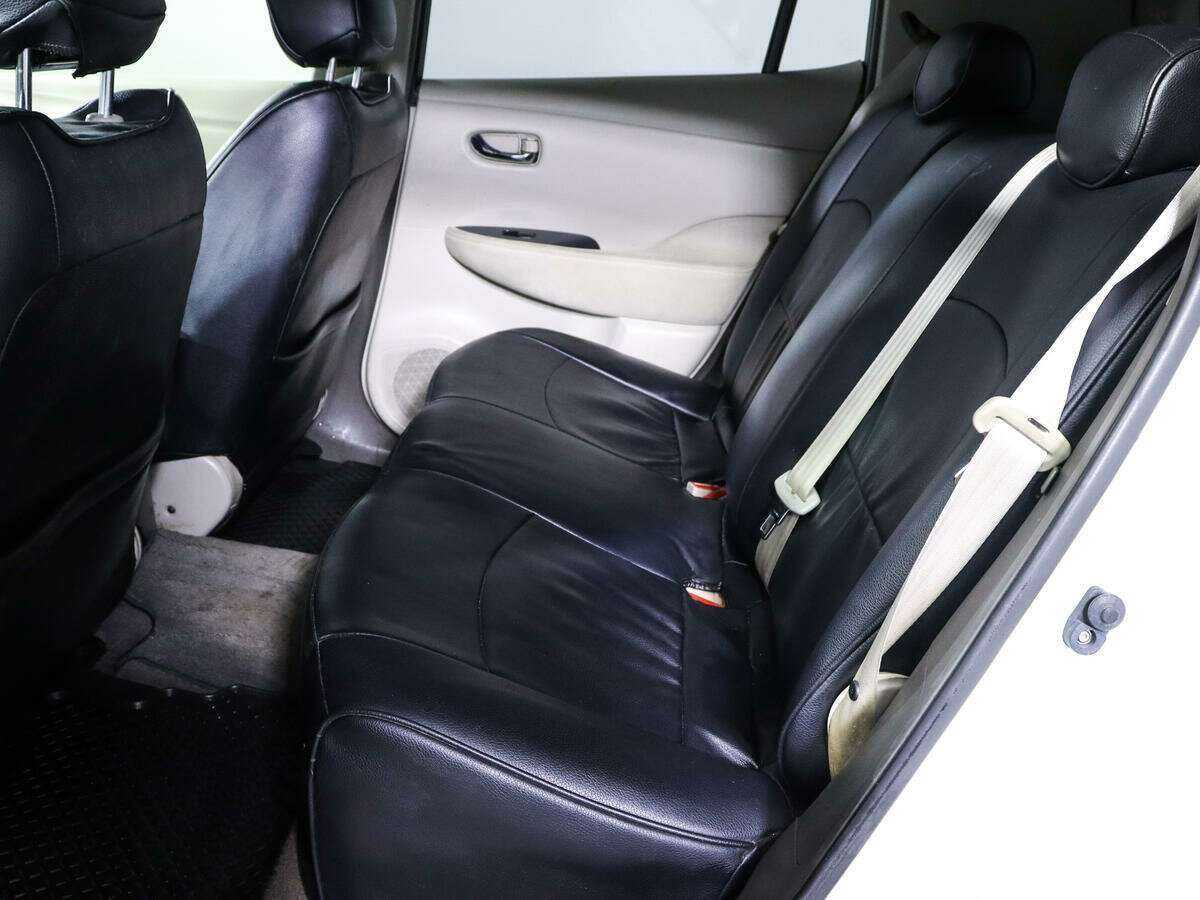 Nissan Leaf с пробегом — 2011 год. Фото: #7