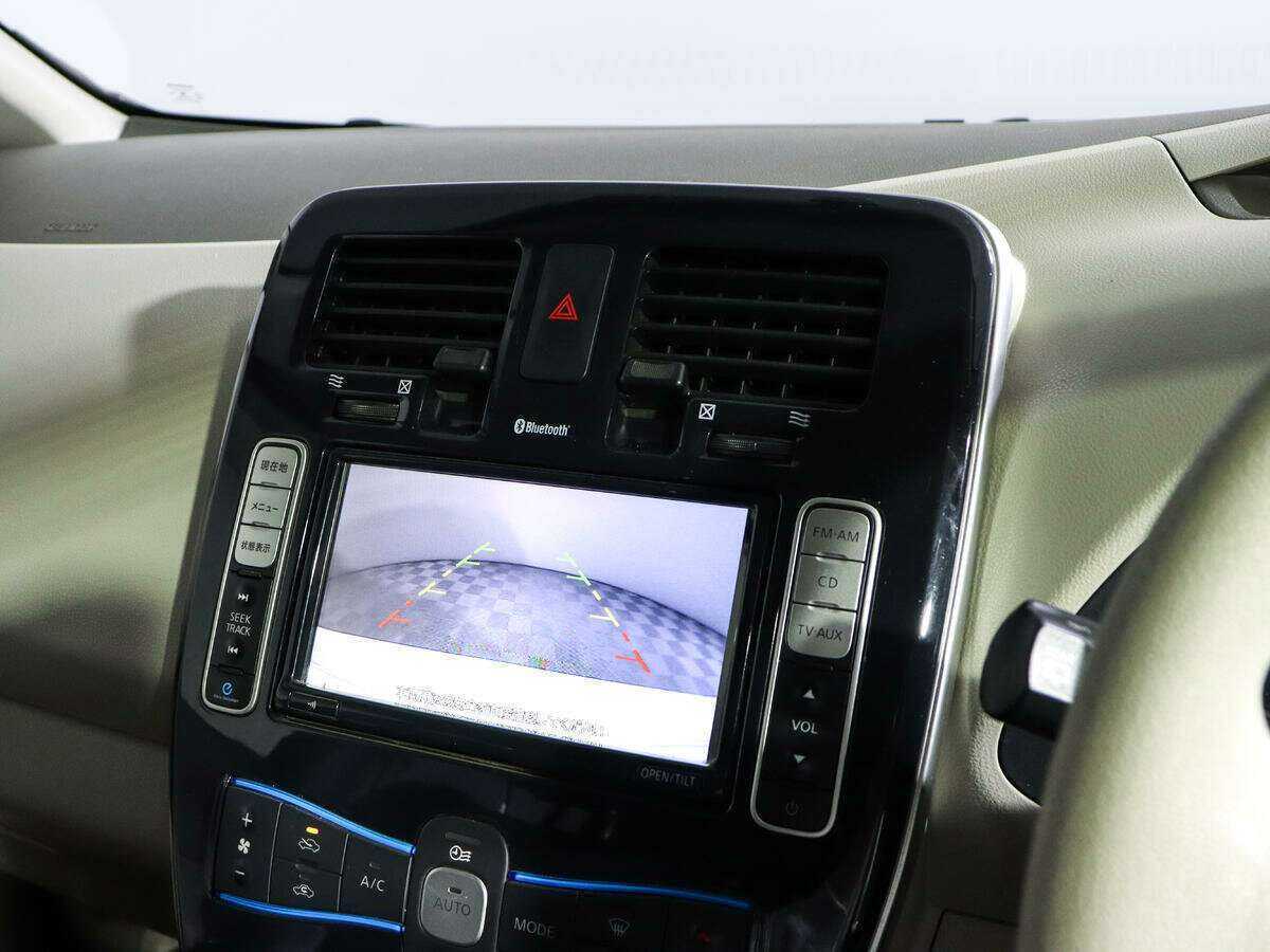 Nissan Leaf с пробегом — 2011 год. Фото: #14